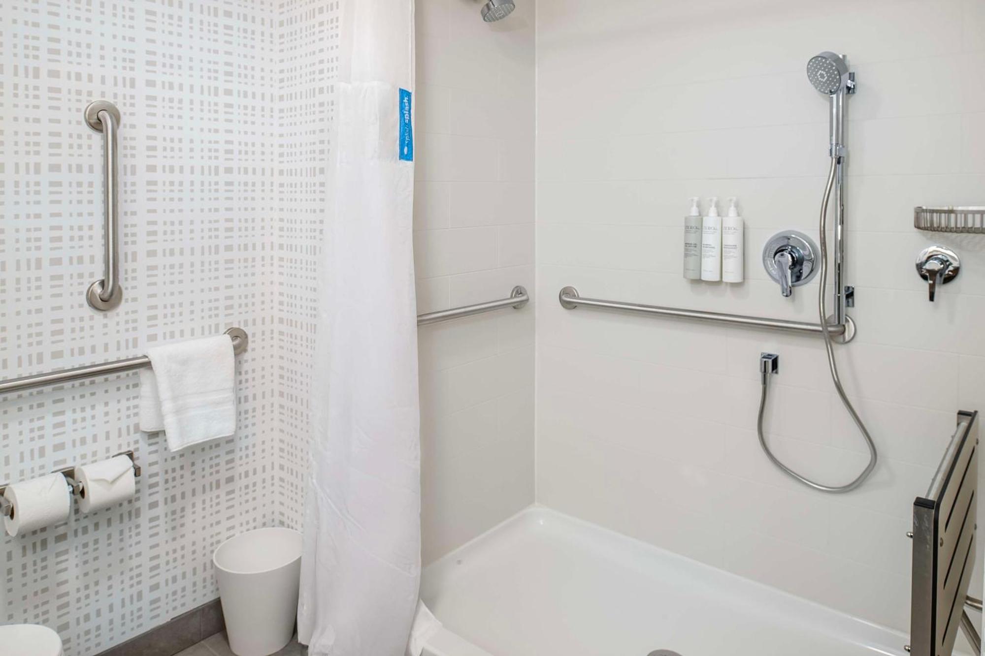 Hampton Inn By Hilton St Louis Airport Woodson Terrace ภายนอก รูปภาพ