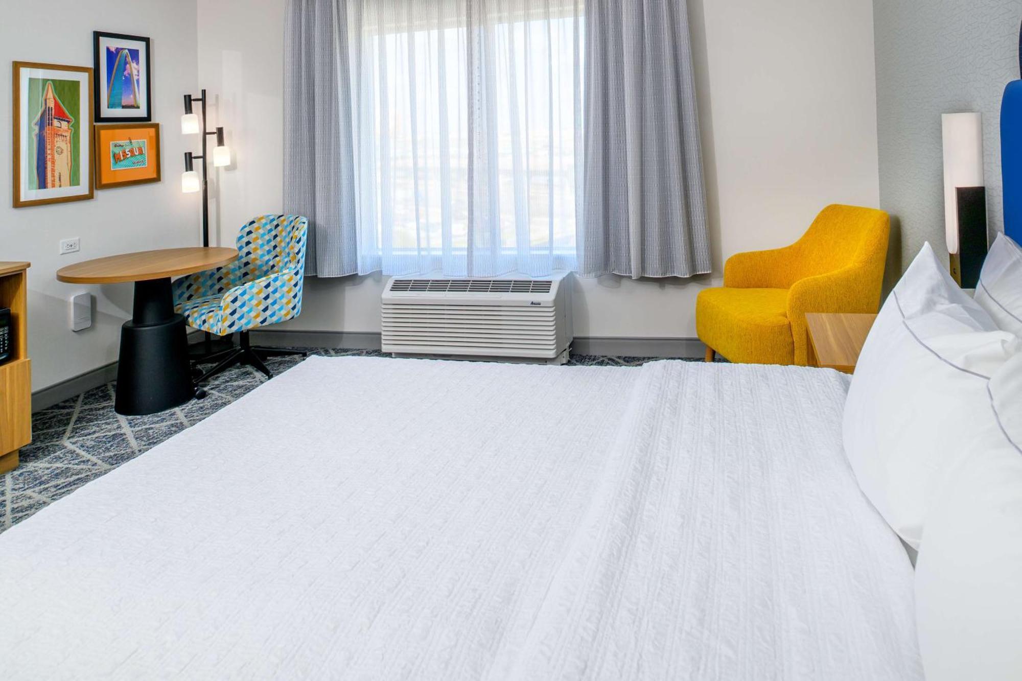 Hampton Inn By Hilton St Louis Airport Woodson Terrace ภายนอก รูปภาพ