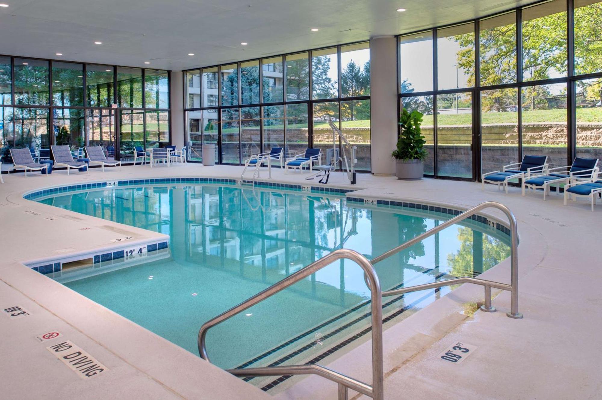 Hampton Inn By Hilton St Louis Airport Woodson Terrace ภายนอก รูปภาพ