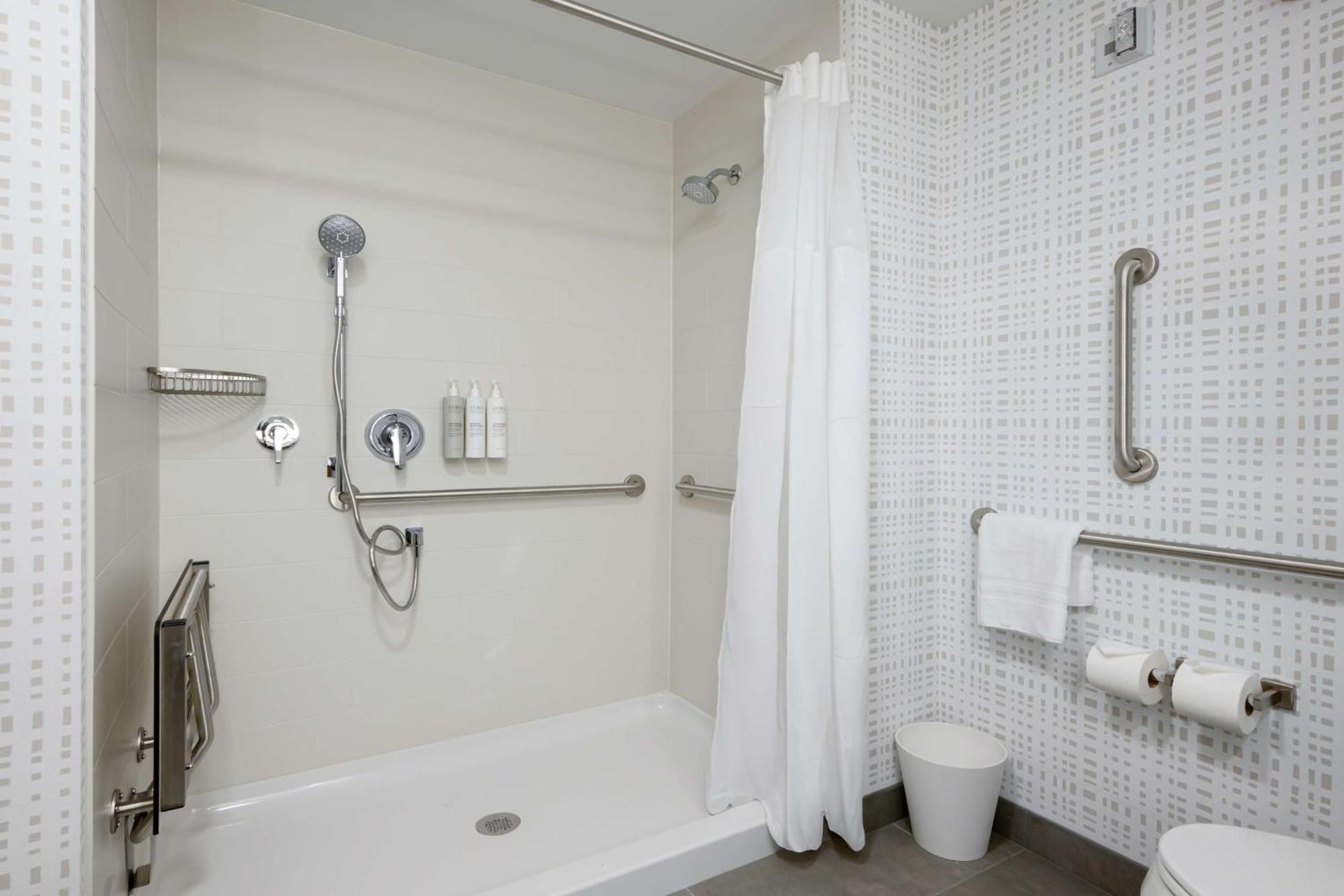 Hampton Inn By Hilton St Louis Airport Woodson Terrace ภายนอก รูปภาพ
