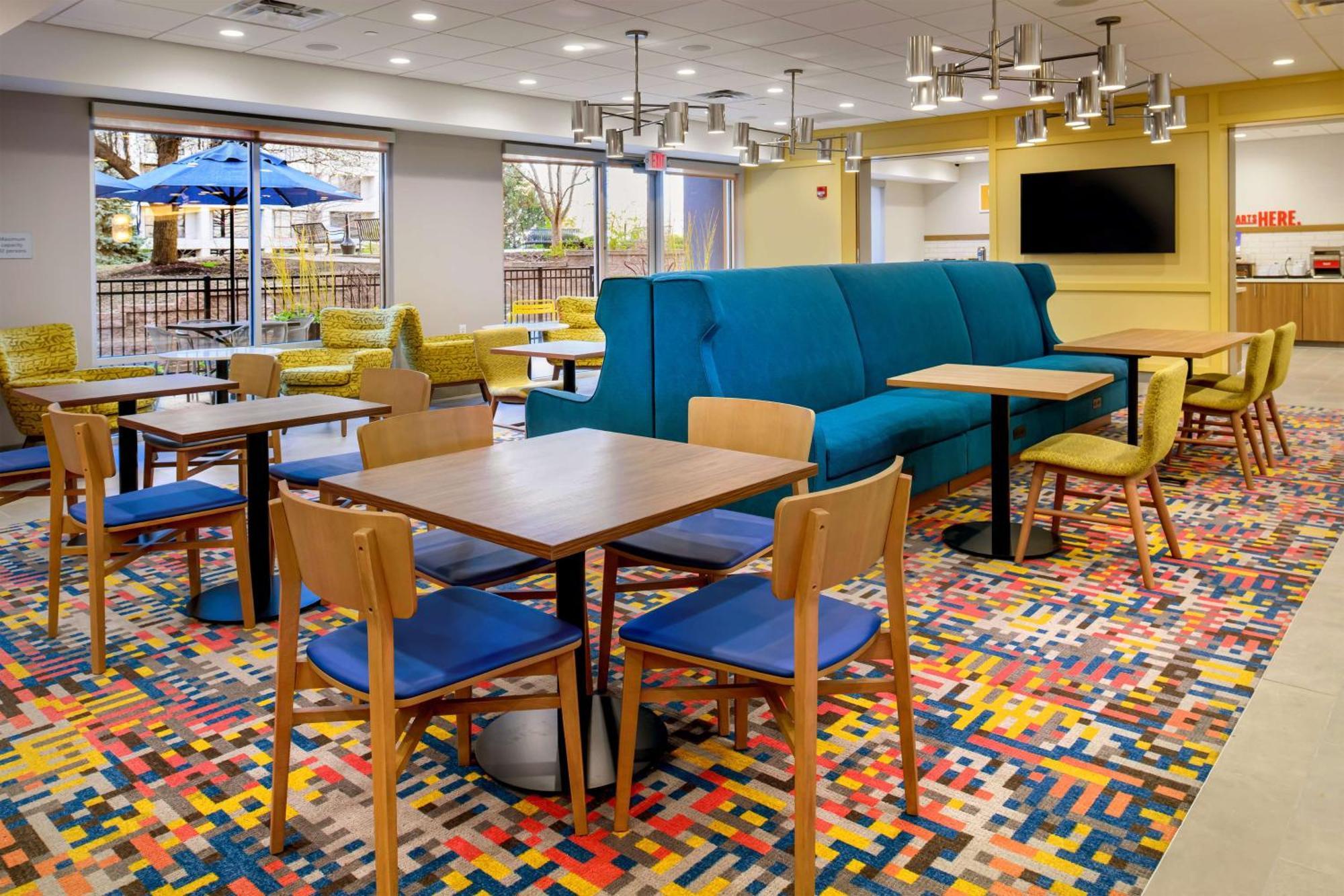 Hampton Inn By Hilton St Louis Airport Woodson Terrace ภายนอก รูปภาพ